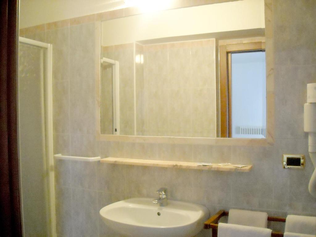 Hotel Faedo Pineta Szoba fotó